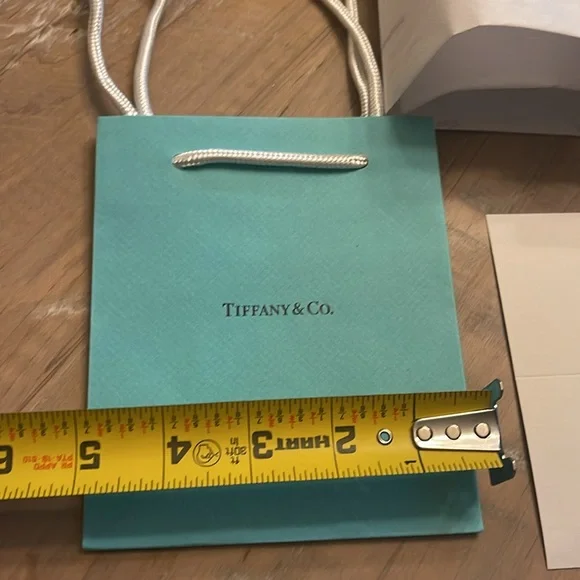 Tiffany & Co.Set: tissue paper has unbroken seal unopened gift bag card envelope - Picture 7 of 7